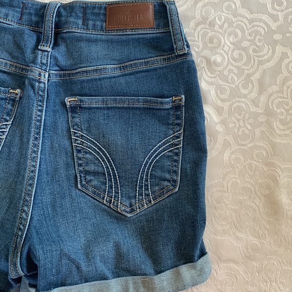 Size 3 Hollister shorts - Picture 9 of 16